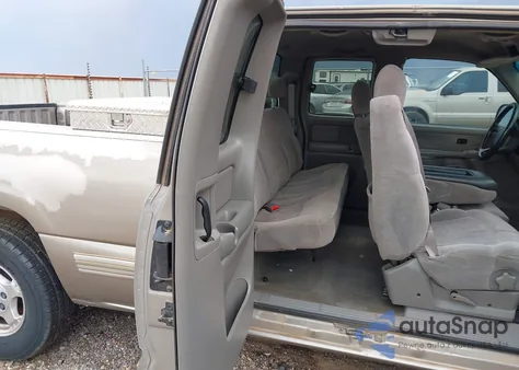 2000 Chevrolet Silverado 1500 Ls from USA, damaged, VIN 2GCEC19T2Y1398702